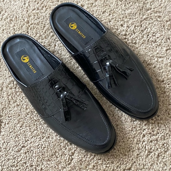 SENATORS HANDMADE LEATHER SLIP ONS